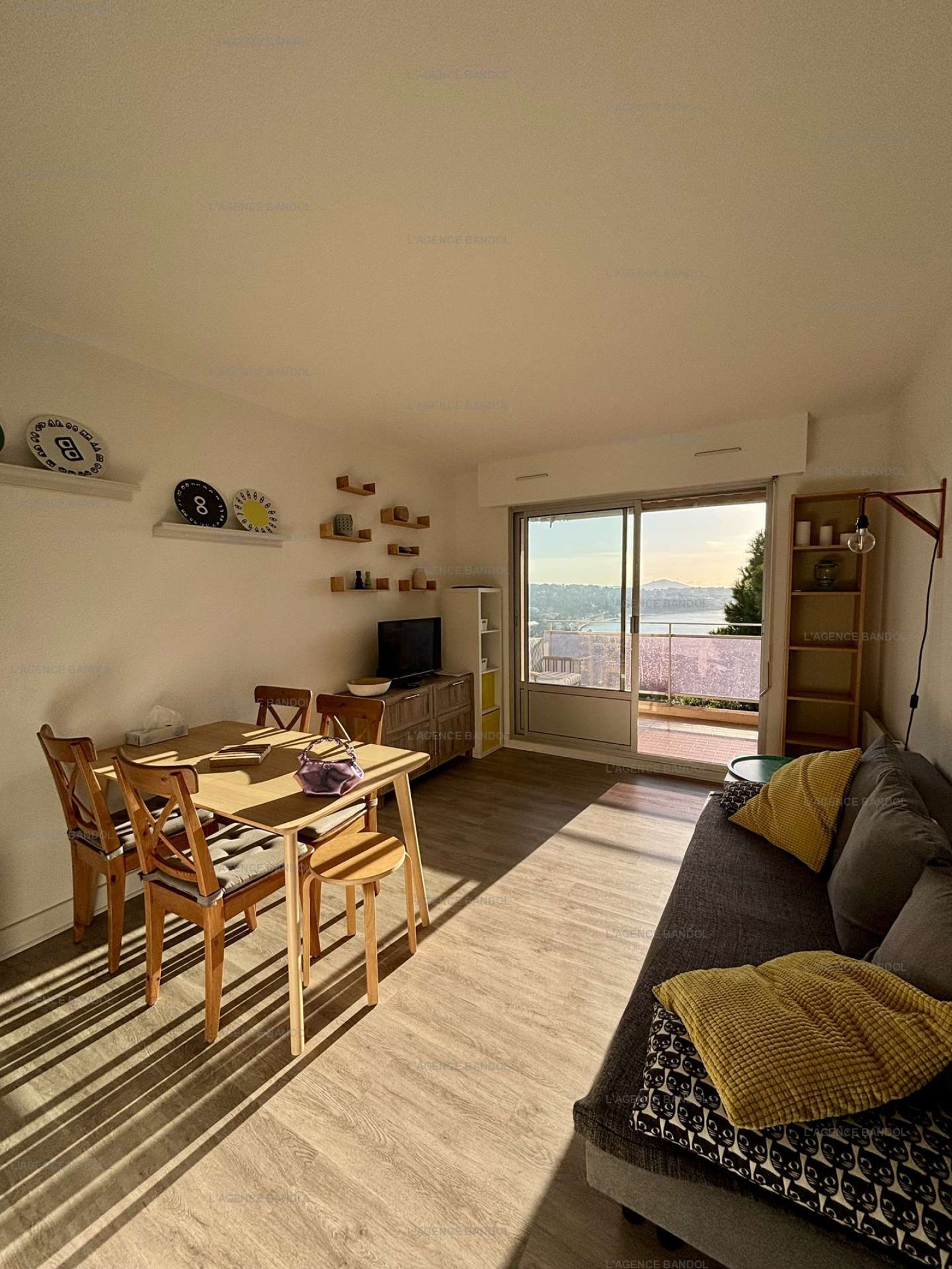 Image_1, Appartement, Bandol,
                                ref :BAR504